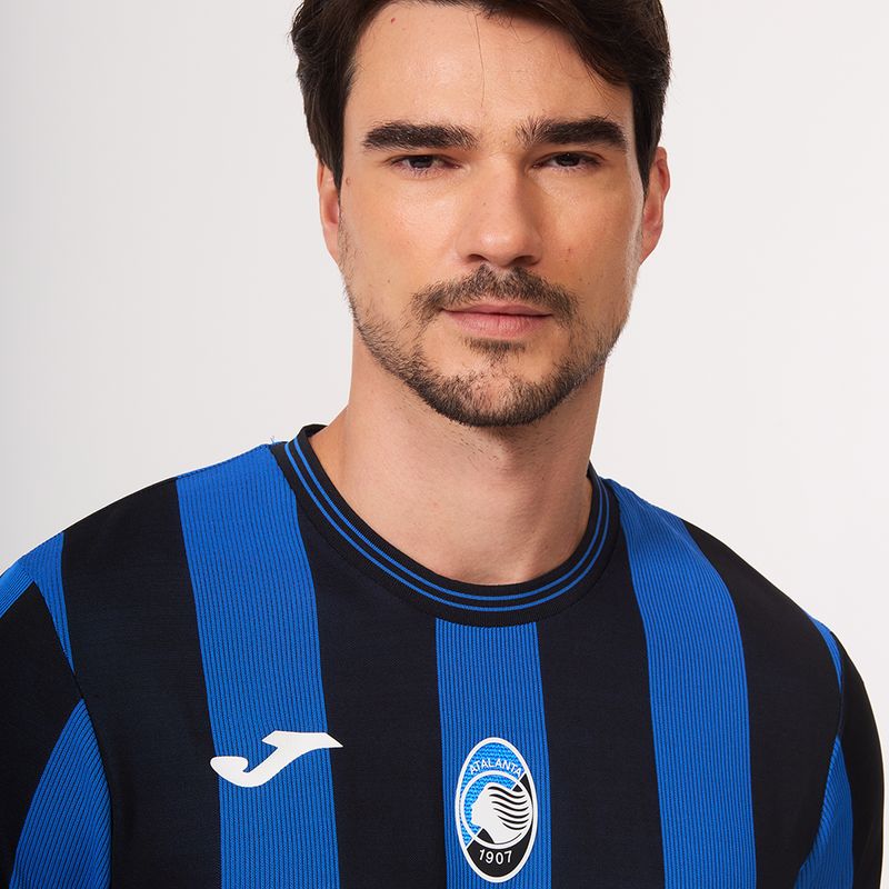 Camisa-Joma-Atalanta-I-24-25-Azul-e-Preto-AS10601B0101-4.jpg